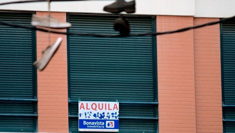 Dónde encontrar alquileres por dueño directo en Boulogne o Villa Adelina 11 casa en alquiler con cartel de se alquila